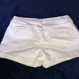 Old Navy Shorts - Old Navy Boyfriend White Jean Short - Size 8 Old Navy Shorts - Old Navy Boyfriend White Jean Short - Size 8